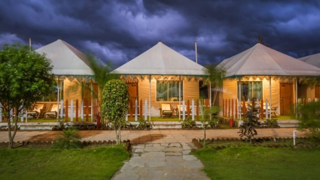 hotel near statue of unity